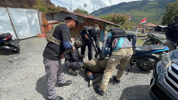 Anggota KKB, Konara Enumbi ditangkap polisi di Puncak Jaya.