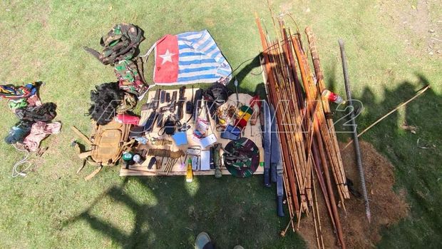 Barang bukti penindakan anggota OPM di Papua Pegunungan dan Papua Tengah. (dok Istimewa)