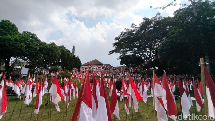Bendera Merah Putih di Gedung Perundingan Linggarjati Kunigan