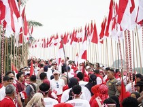 1.000 Bendera Merah Putih Berkibar di Jembatan Arasy Pecahkan Rekor MURI