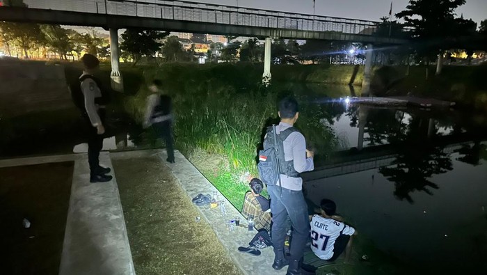 Empat pemuda yang diduga akan tawuran di TPU Kober, Kemang ditangkap. (dok.istimewa)