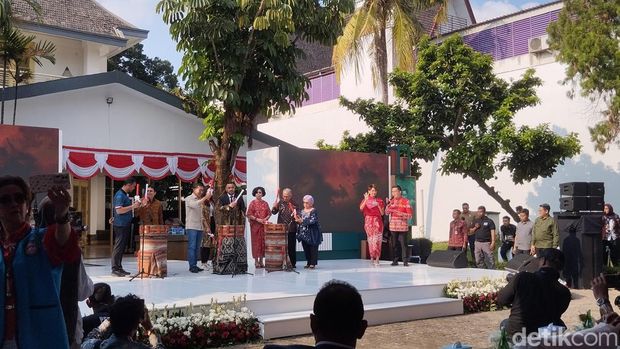 Pameran lukisan dan sketsa Henk Ngantung.