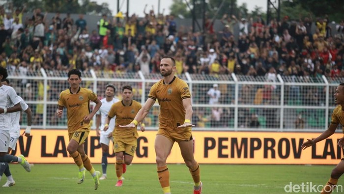 Ilija Spasojevic penyerang Bhayangkara Presisi Lampung FC