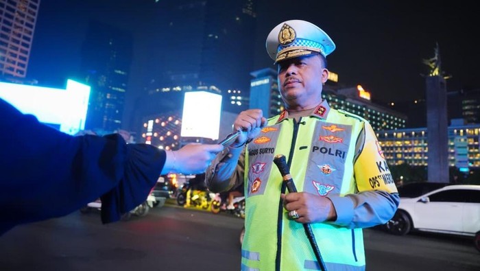 Kakorlantas Polri Irjen Agus Suryonugroho di Bundaran HI jelang HUT ke-80 RI