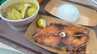 Warung Mak Beng asal Bali kembali hadir mengisi Kampoeng Legenda tahun ini. Tahun lalu, Warung Mak Beng mendulang sukses hingga diantre panjang oleh foodies. Foto: Yenny Mustika Sari/detikcom