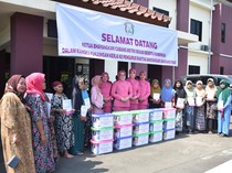 Peduli Masyarakat, Ketua Bhayangkari Bekasi Salurkan Bantuan untuk Duafa