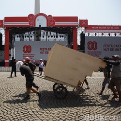 Rangkaian Pesta Rakyat Sepanjang Jalan Menuju Monas