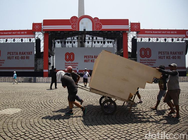 Monas Bersolek, Panggung Pesta Rakyat Dibangun untuk Meriahkan HUT ke-80 RI
