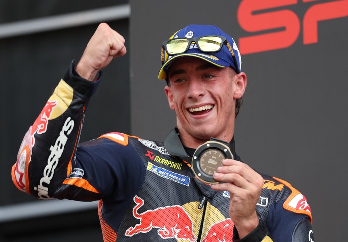 MotoGP - Austrian Grand Prix - Red Bull Ring, Spielberg, Austria - August 16, 2025 Red Bull KTM Factory Racings Pedro Acosta celebrates after finishing third in the sprint race REUTERS/Gintare Karpaviciute