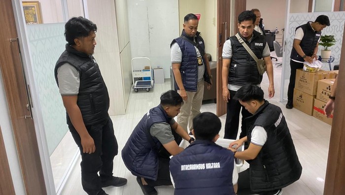 Penggeledahan di Bank Kaltimtara. Foto: Istimewa