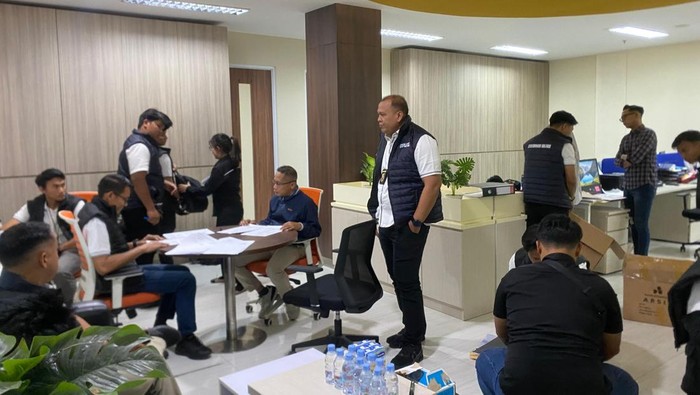 Penggeledahan di Bank Kaltimtara. Foto: Istimewa