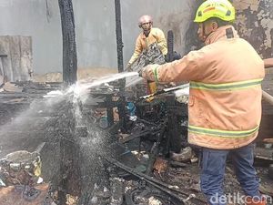 Kebakaran Rumah Milik Lansia di Parepare, 9 Armada Damkar Dikerahkan