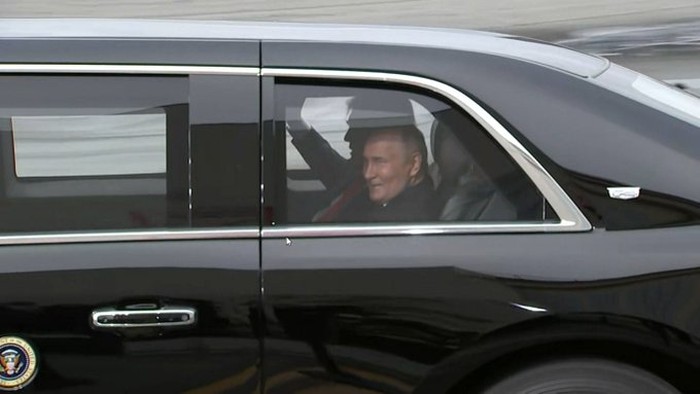 Putin semobil dengan Trump