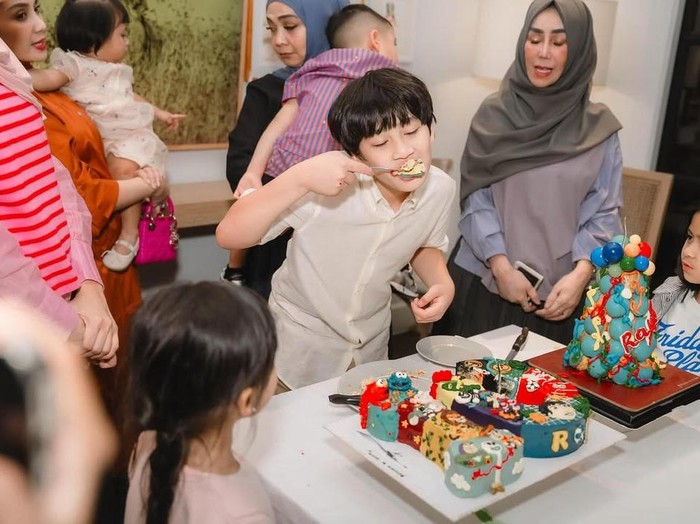 Rafathar Malik Ahmad Ulang tahun ke-10 Rafathar Malik Ahmad pada 15 Agustus 2025.