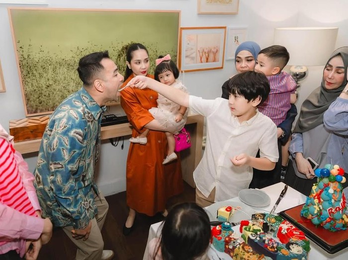 Rafathar Malik Ahmad Ulang tahun ke-10 Rafathar Malik Ahmad pada 15 Agustus 2025.