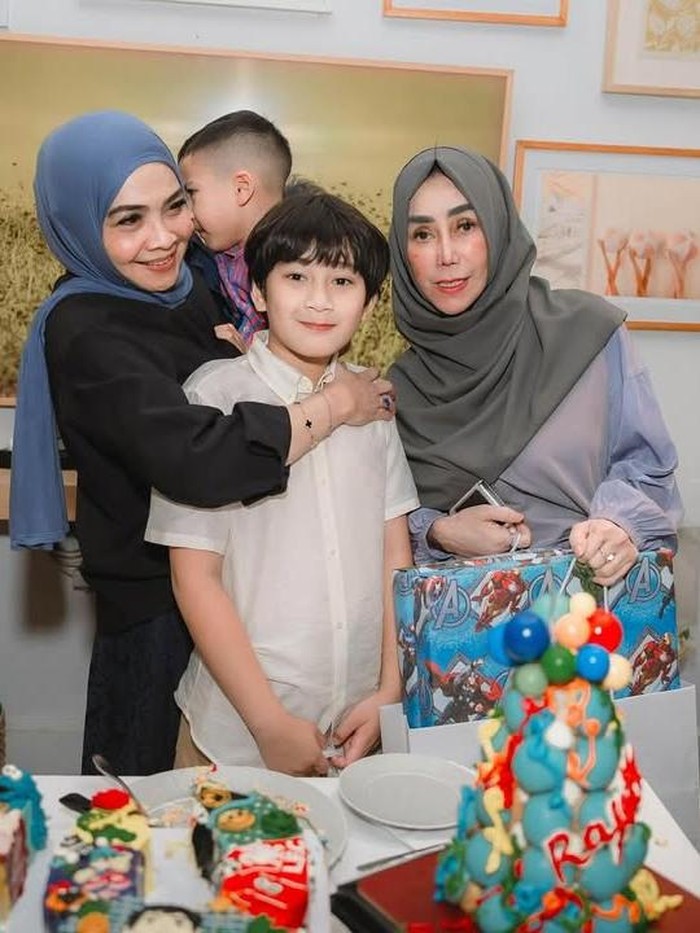Rafathar Malik Ahmad Rafathar Malik Ahmad rayakan ulang tahun bersama keluarga
