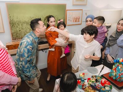 Spesial! Raffi Nagita Rayakan Ultah Rafathar dengan Makan Malam Keluarga