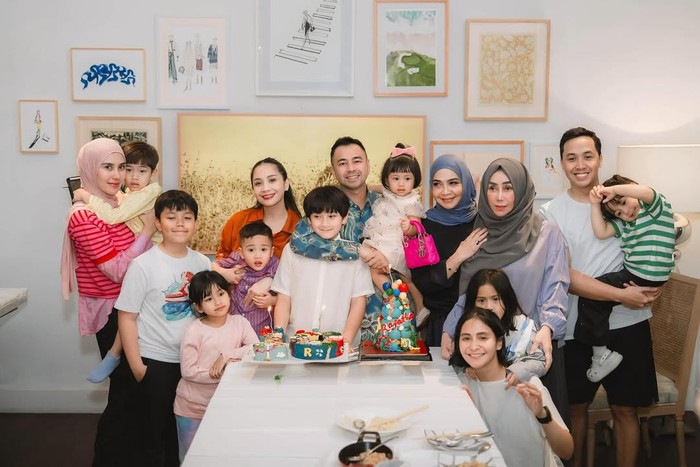 Rafathar Malik Ahmad rayakan ulang tahun bersama keluarga