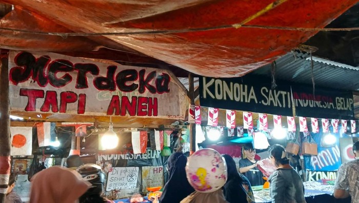 Spanduk kritikan sosial yang dibentangkan di Pasar Inpres Lubuklinggau