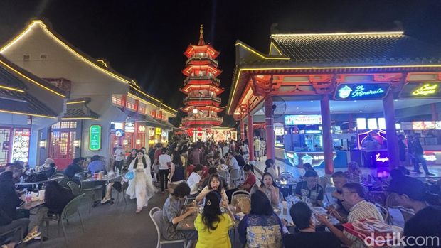 Suasana Park Shanghai Surabaya saat dikunjungi Wali Kota Eri Cahyadi Suasana Park Shanghai Surabaya saat dikunjungi Wali Kota Eri Cahyadi