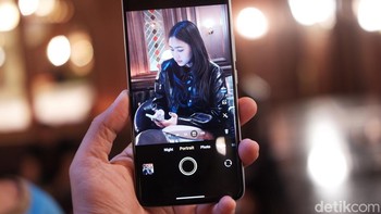 Vivo V60 memberikan lima pilihan focal lengths pada mode portrait, yakni 23mm (1x), 35mm (1.5x), 50mm (2.2x), 85mm (3.7x), and 100mm (4.3x). Foto: Adi Fida Rahman/detikINET