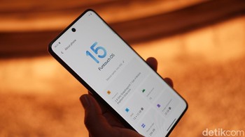 Ponsel ini juga dilengkapi fitur AI berbasis Google Gemini dan menjalankan Funtouch OS 15 berbasis Android 15, dengan jaminan pembaruan OS selama 4 tahun dan pembaruan keamanan hingga 6 tahun. Foto: Adi Fida Rahman/detikINET