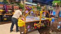 Peresmian Amazone ini bertepatan dengan momentum HUT ke-80 Kemerdekaan Republik Indonesia, sehingga suasana semakin semarak dengan hiasan merah putih dan berbagai promo khusus. Kehadiran pusat hiburan ini menambah daftar destinasi rekreasi keluarga di Bogor, memberikan alternatif liburan yang menyenangkan tanpa harus keluar kota.  