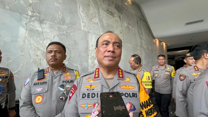 Wakapolri Komjen Dedi Prasetyo (depan). (Rumondang/detikcom)