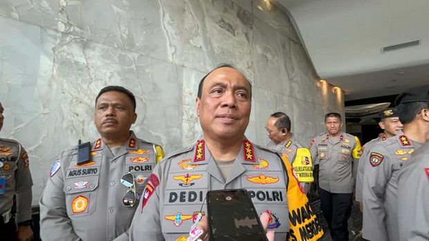 Wakapolri Komjen Dedi Prasetyo (depan). (Rumondang/detikcom)