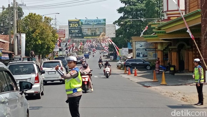 Arus lalu lintas Simpang Karanglo dan arah Kota Batu