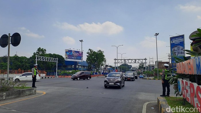 Arus lalu lintas Simpang Karanglo dan arah Kota Batu