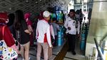 Asyik! Naik TJ, LRT, MRT, dan KRL Cuma Rp 80 hingga Besok