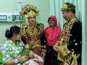 Momen Spesial, Bayi Trenggalek Lahir Tepat di Tanggal 17 Agustus