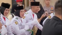 Fabian saat ini sekolah di SMA Presiden 2. Cowok berusia 16 tahun ini mempunyai tinggi 175 centimeter dan mempunyai cita-cita menjadi polisi. Foto: Instagram @shantydenny