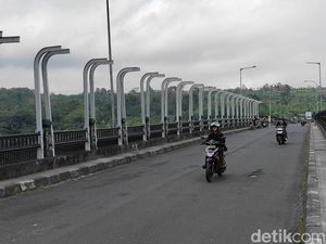 Cegah Aksi Bunuh Diri, Jembatan Tukad Bangkung Mulai Dipasang Railing