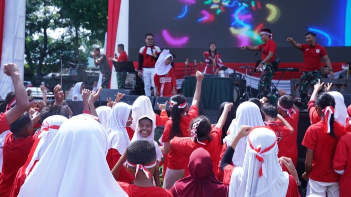 Hiburan rakyat yang digelar Kodam I Bukit Barisan dihadiri ribuan orang. (Foto: Dok Kodam I Bukit Barisan).