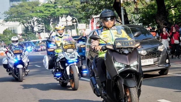 Kakorlantas Polri Irjen Agus Suryonugroho selaku Kepala Operasi Pusat (Kaopspus) Merdeka Jaya 2025 memimpin langsung pengamanan perayaan HUT RI ke-80. (dok. Korlantas Polri)