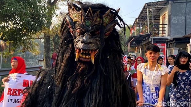 Karnaval HUT RI di Kecamatan Rancasari Bandung