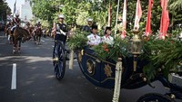 Kirab Merah Putih menjadi pembuka rangkaian Upacara Detik-detik Proklamasi Kemerdekaan ke-80 Republik Indonesia. (ANTARA FOTO/Fauzan)