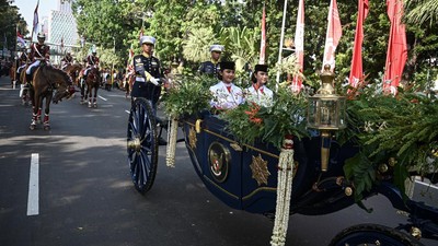 Kirab Merah Putih HUT Ke-80 RI Dikawal Pasukan Berkuda