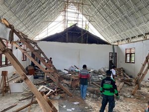 Video: Bantuan Kemensos untuk 400 Warga Terdampak Gempa di Poso
