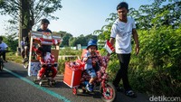 Beberapa sepeda bahkan dirancang menyerupai pedagang sepeda keliling atau starling.