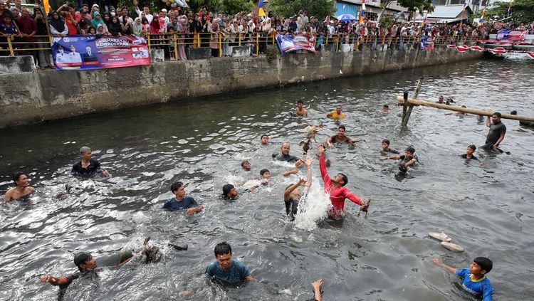 Lomba Tangkap Bebek di Aceh Meriahkan HUT ke-80 RI