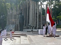Napak Tilas Kemerdekaan di Tugu Proklamasi
