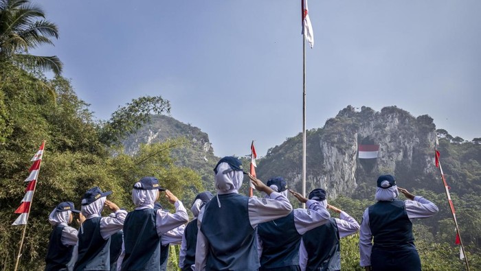 Teks Janji Siswa SMP, SMA, dan SMK Lengkap dengan File PDF untuk Upacara