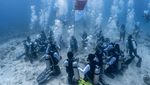 Momen PIS Gelar Upacara Bendera di Bawah Laut-Transplantasi Terumbu Karang
