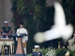 Makna Gaya Prabowo di HUT Ke-80 RI, Dilengkapi Kalung Ronce Melati