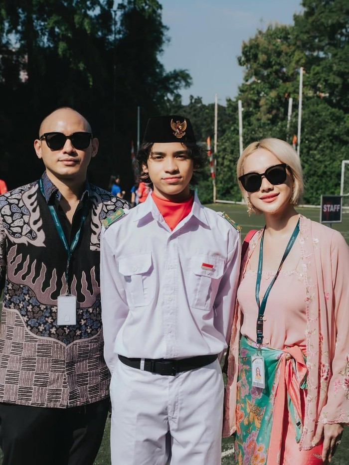 Noah anak BCL jadi pemimpin upacara Noah anak BCL jadi pemimpin upacara