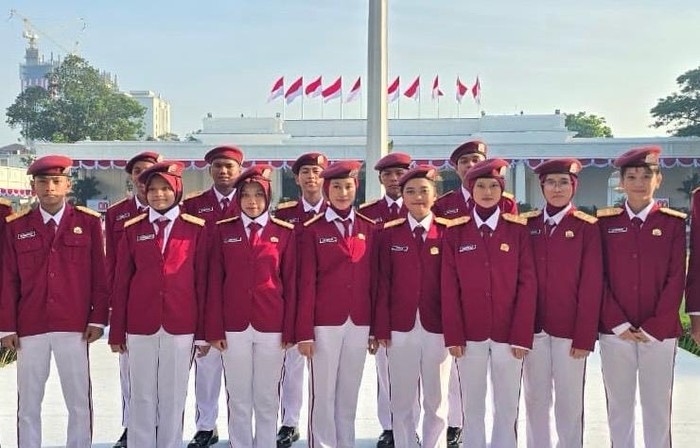 Paduan suara dari Sekolah Rakyat tampil di Istana saat upacara 17 Agustus 2025.