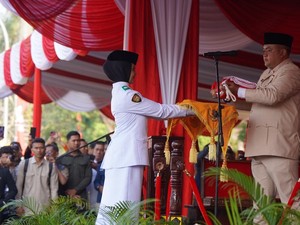 Bupati Bogor Beri Tanda Kehormatan dari Presiden kepada ASN Berprestasi